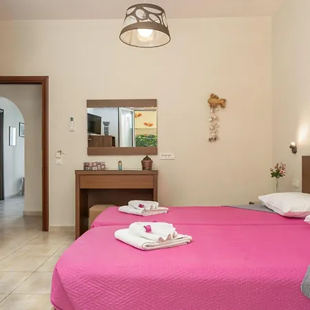 Stathis Beachfront Luxury Apartment *