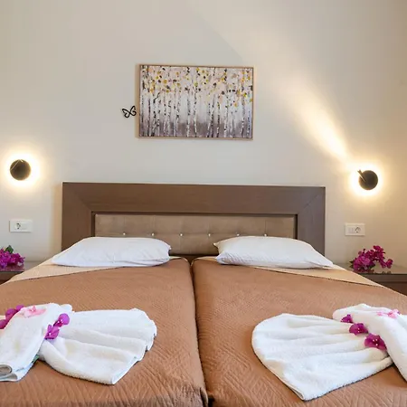 Apartment Stathis Beachfront Luxury