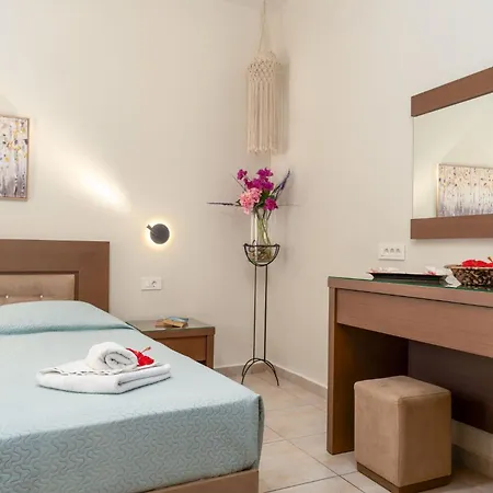 Stathis Beachfront Luxury Apartment *