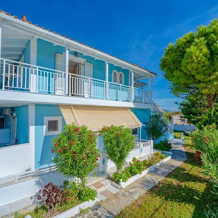 Stathis Beachfront Luxury Apartment