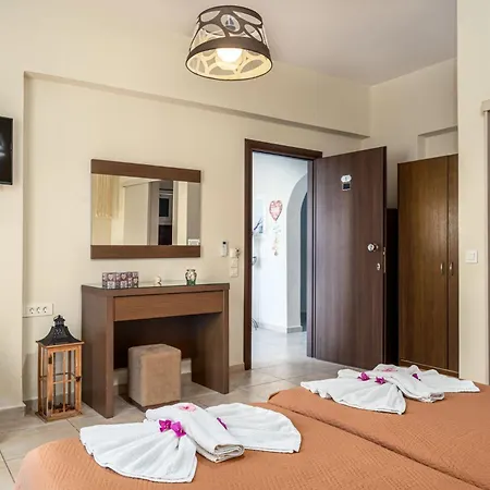 Stathis Beachfront Luxury Apartment *