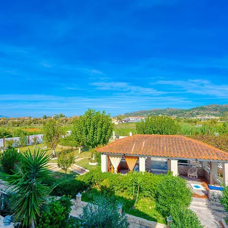 Stathis Beachfront Luxury *