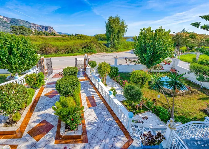 Stathis - 300m From Beach, By Zantewize Appartement Kalamákion